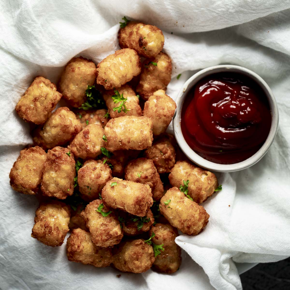 15 Minute Air Fryer Tater Tots - Midwest Foodie