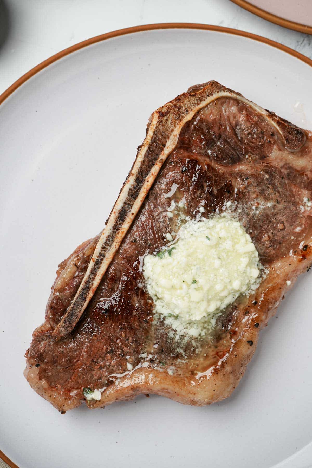 https://www.wenthere8this.com/wp-content/uploads/2023/06/sous-vide-new-york-strip-9.jpg