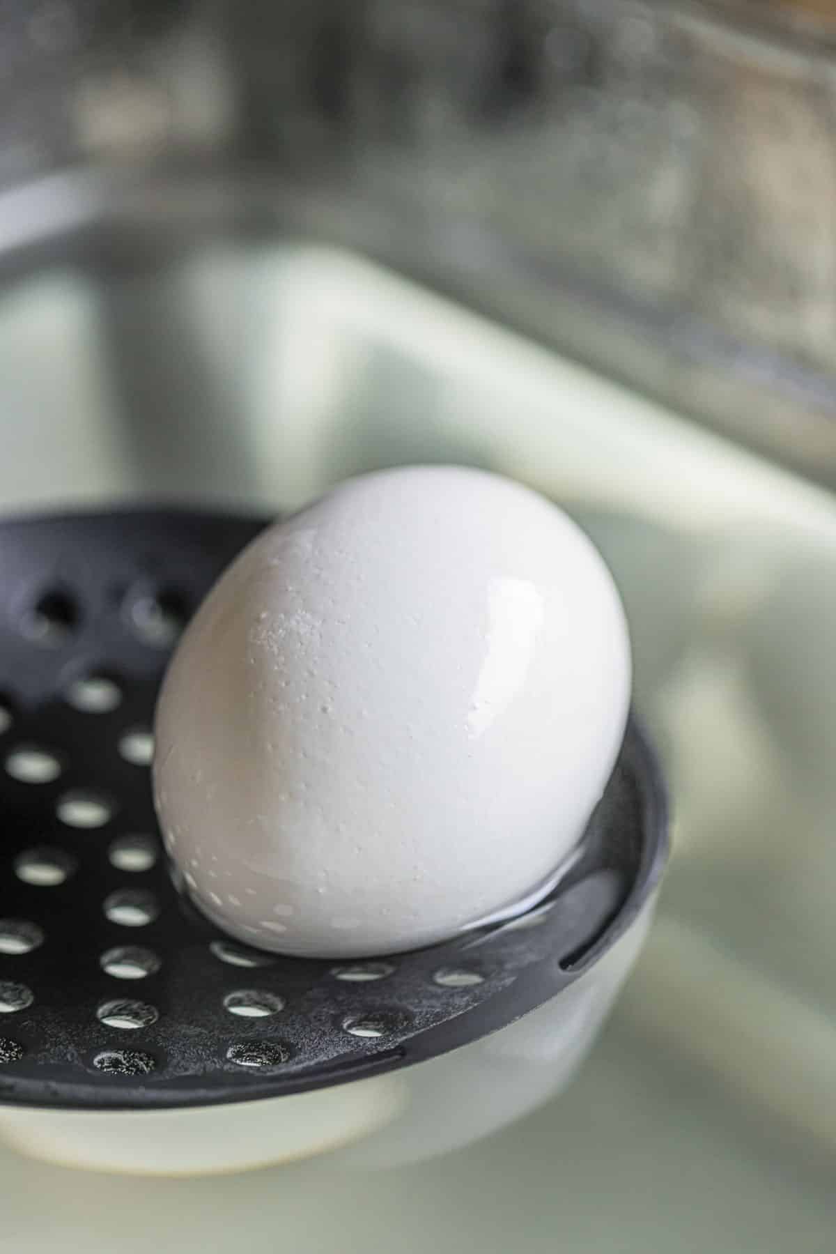 https://www.wenthere8this.com/wp-content/uploads/2023/10/sous-vide-hard-boiled-eggs-2.jpg
